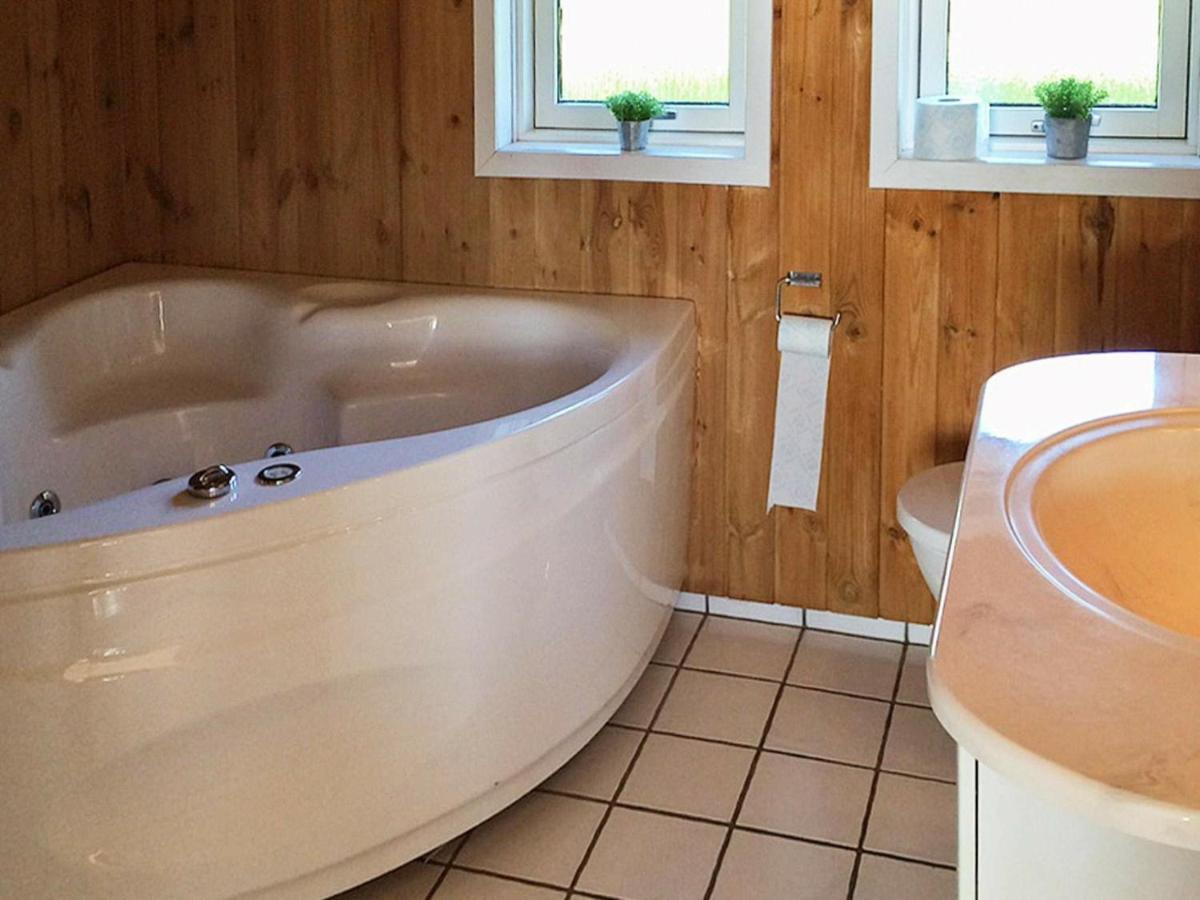 8 Person Holiday Home In 노르보르 외부 사진